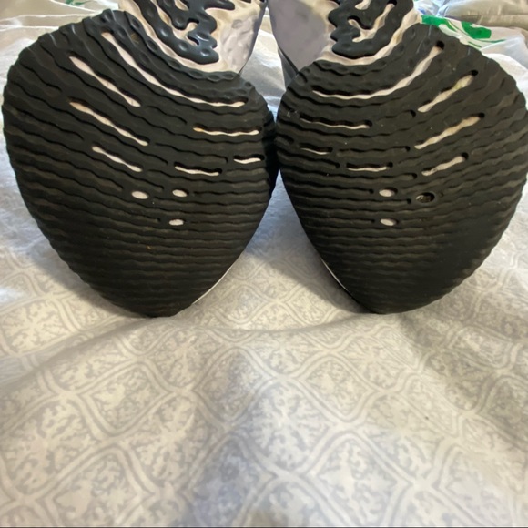 NIKE React Infinity Run Flyknit Running Shoes - Picture 6 of 9